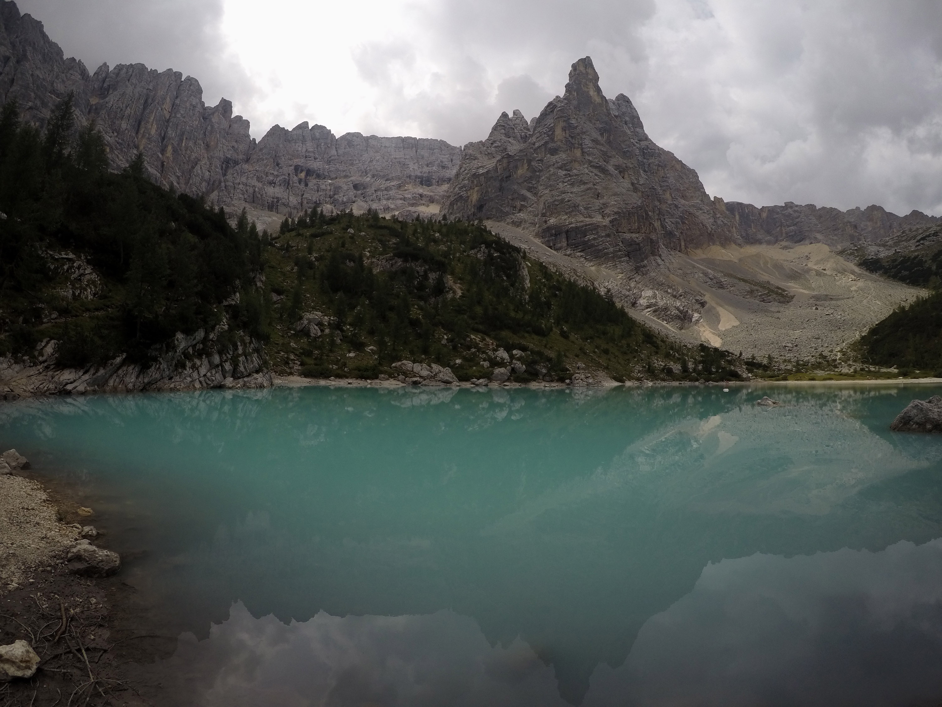 Lago di Sorapis sa nachádza vo výške 1923 metrov.