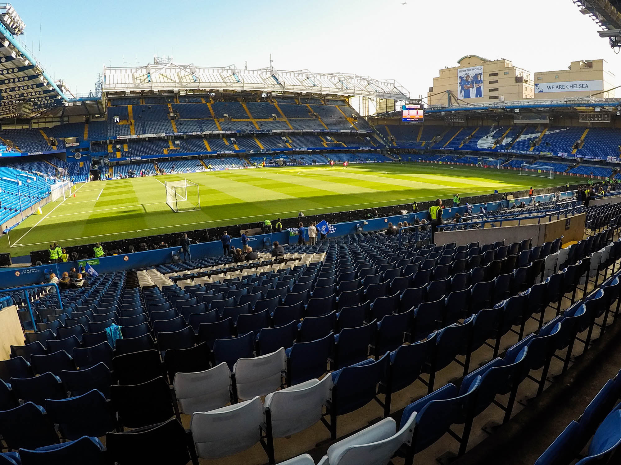 Stamford Bridge, kapacita 41 800 sedadiel