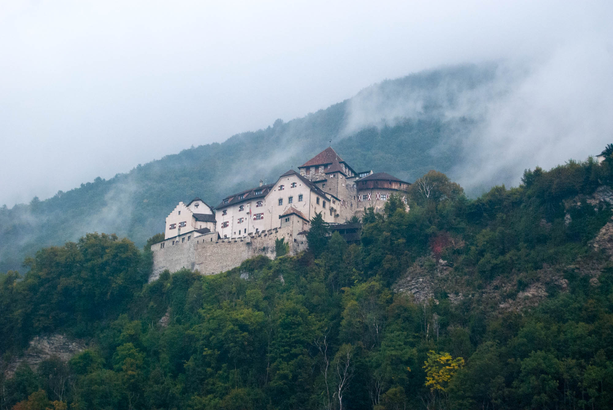 Zámok Vaduz, je rezidencia lichtenštajnskej knižacej rodiny, nie je verejnosti prístupný.