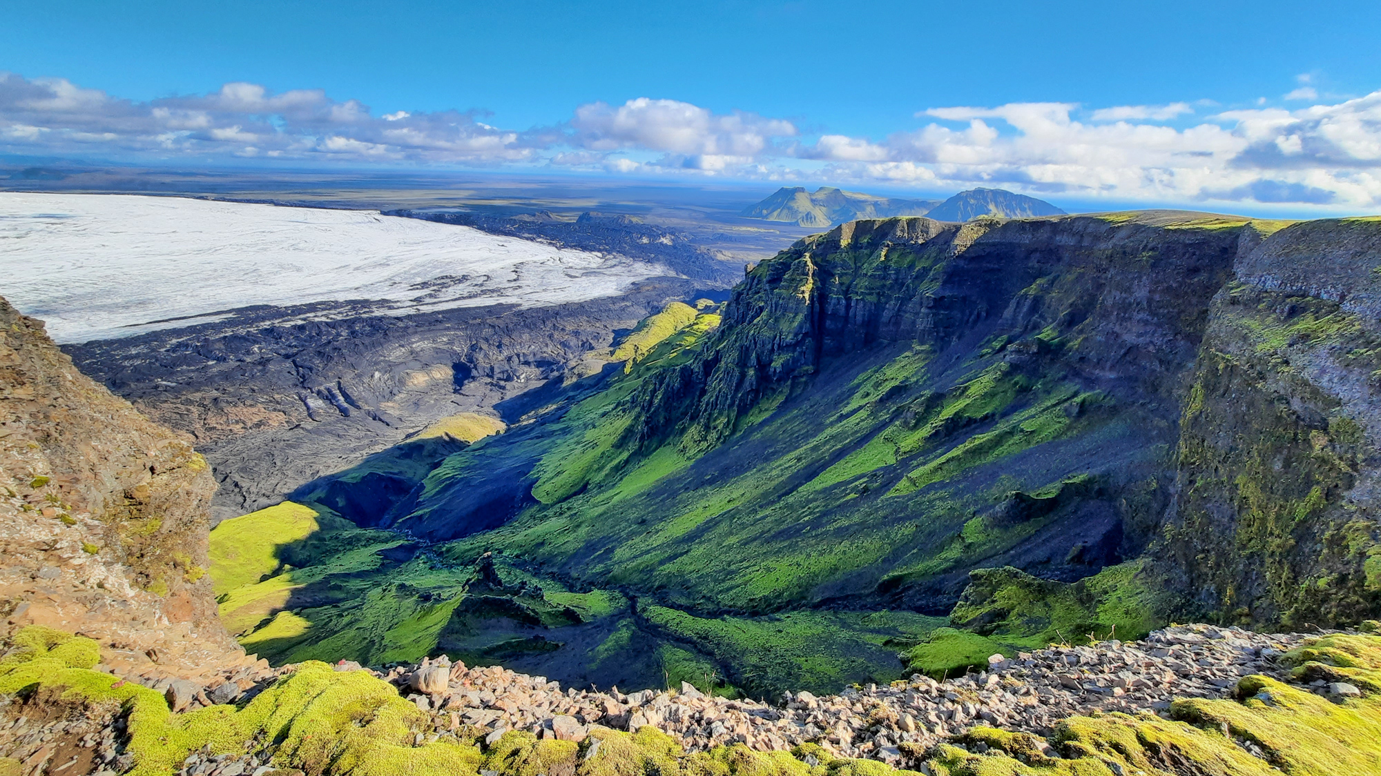 Pohľad z hory Rjúpnafell na Kötlujökull.