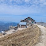 Foto 14: Chata Gaststätte Himmelspforte s vyhliadkovou plošinou na vrchole Schafbergu