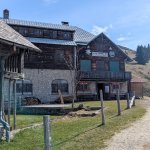 Foto 6: Horská chata Gasthof Schafberg-Alpe - miesto pre občerstvenie pri výstupe alebo zostupe