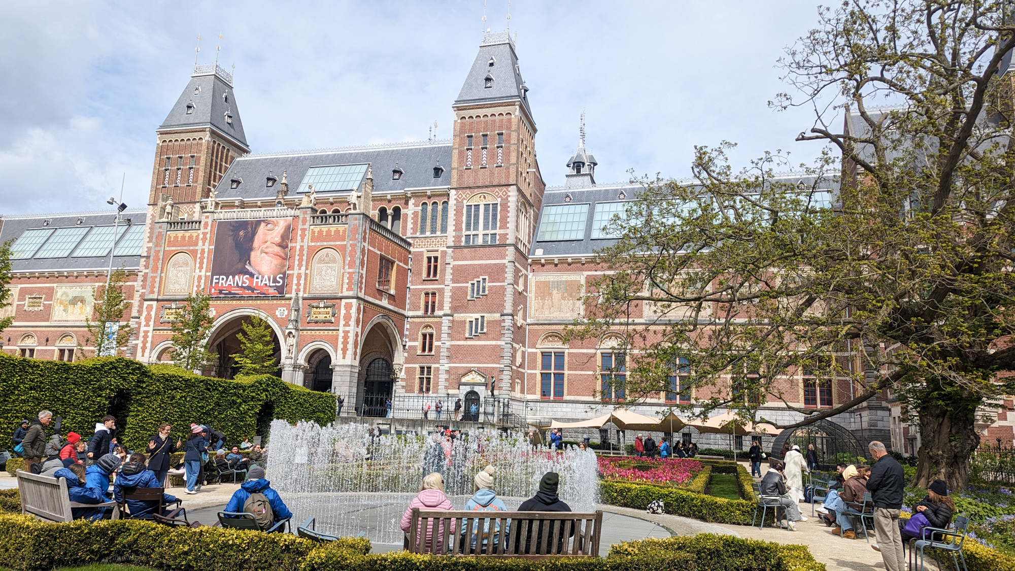 Rijksmuseum je jedno z najväčších a najprestížnejších múzeí na svete.