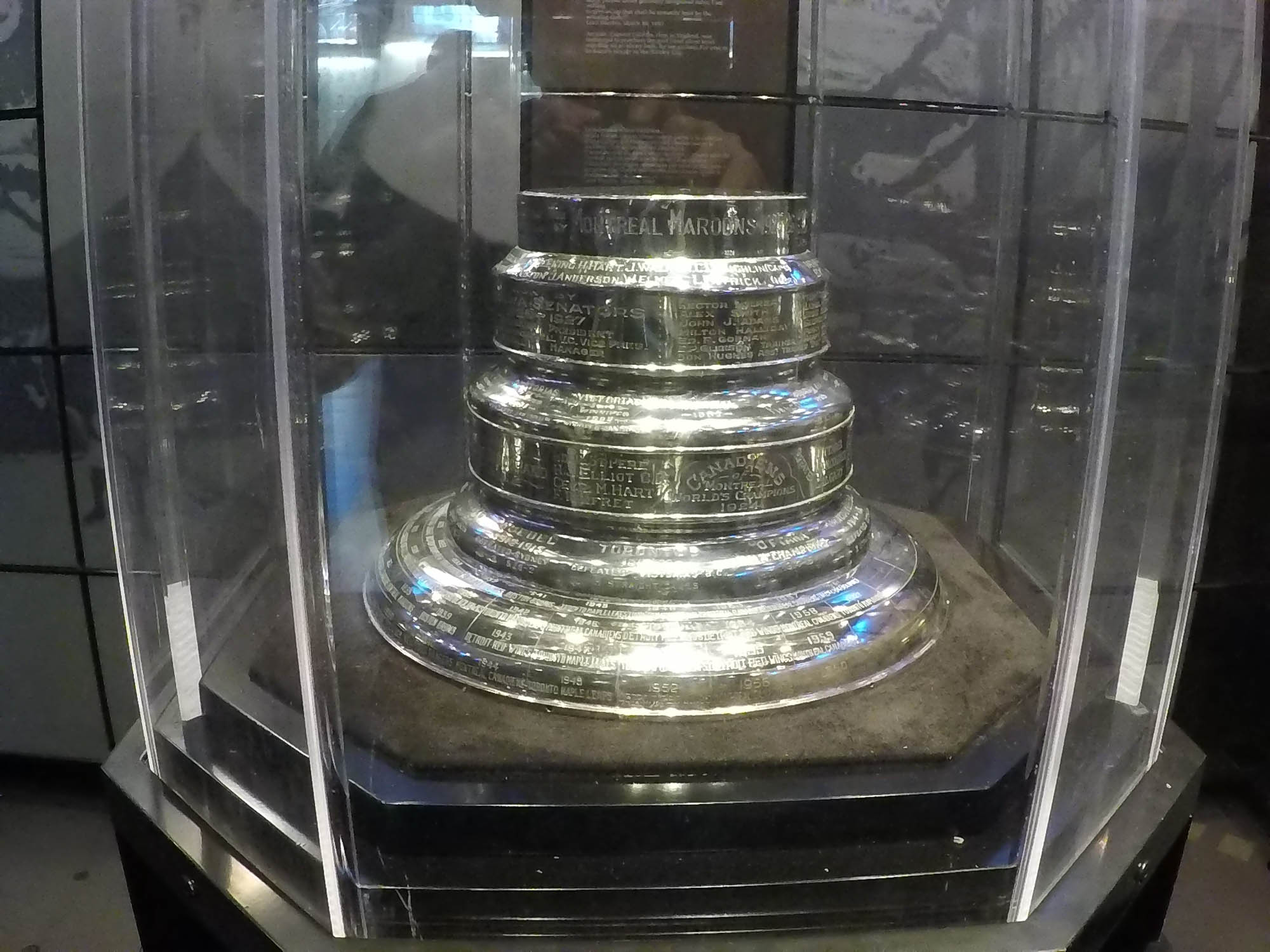 Podstavec pôvodného Stanley cupu.