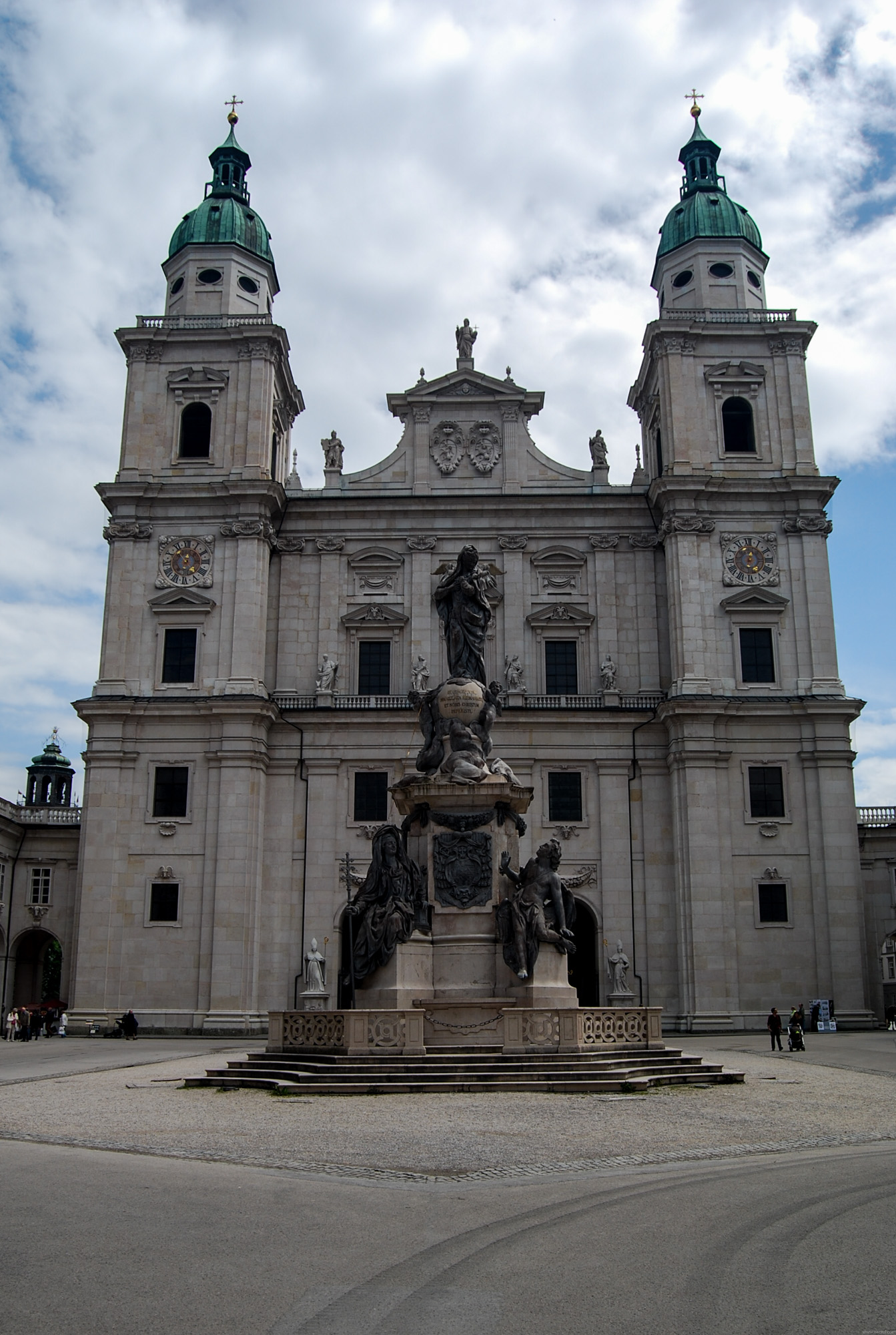 Kategrála Dom zu Salzburg, svätého Ruperta a Virgila.